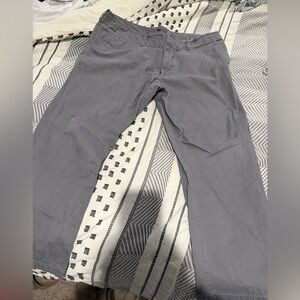 Old Navy Men's Chino Pants in Gray